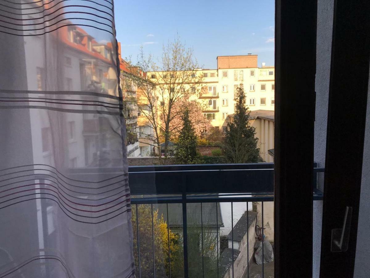 Central-Apartment-Adria 萨尔布吕肯 外观 照片